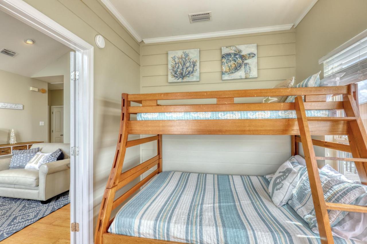 Villa Delphinus - Beachfront! And Pet Friendly! Feel The Ocean Breezed And Hear The Waves Lapping Right At Your Doorstep! Home ドーフィン・アイランド エクステリア 写真