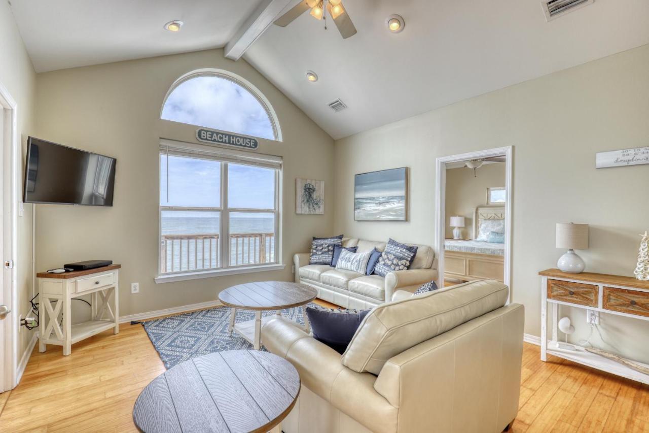Villa Delphinus - Beachfront! And Pet Friendly! Feel The Ocean Breezed And Hear The Waves Lapping Right At Your Doorstep! Home ドーフィン・アイランド エクステリア 写真