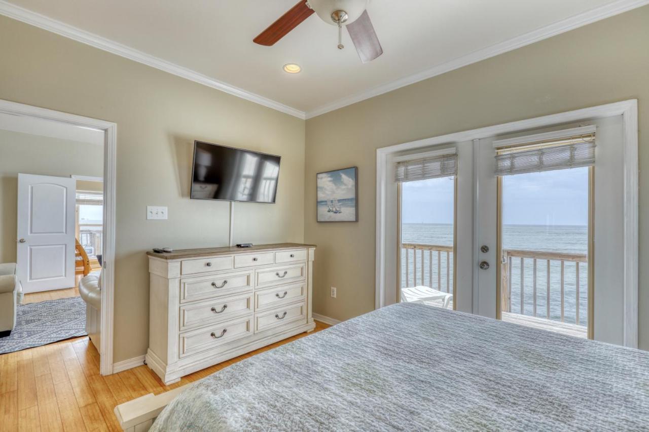 Villa Delphinus - Beachfront! And Pet Friendly! Feel The Ocean Breezed And Hear The Waves Lapping Right At Your Doorstep! Home ドーフィン・アイランド エクステリア 写真